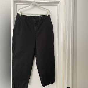 Women’s Gap Straight Up Khaki Pants. Size 16 Black.
